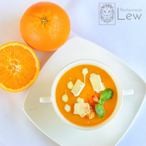 zupa krem marchew pomarańcza 1 restauracja lew